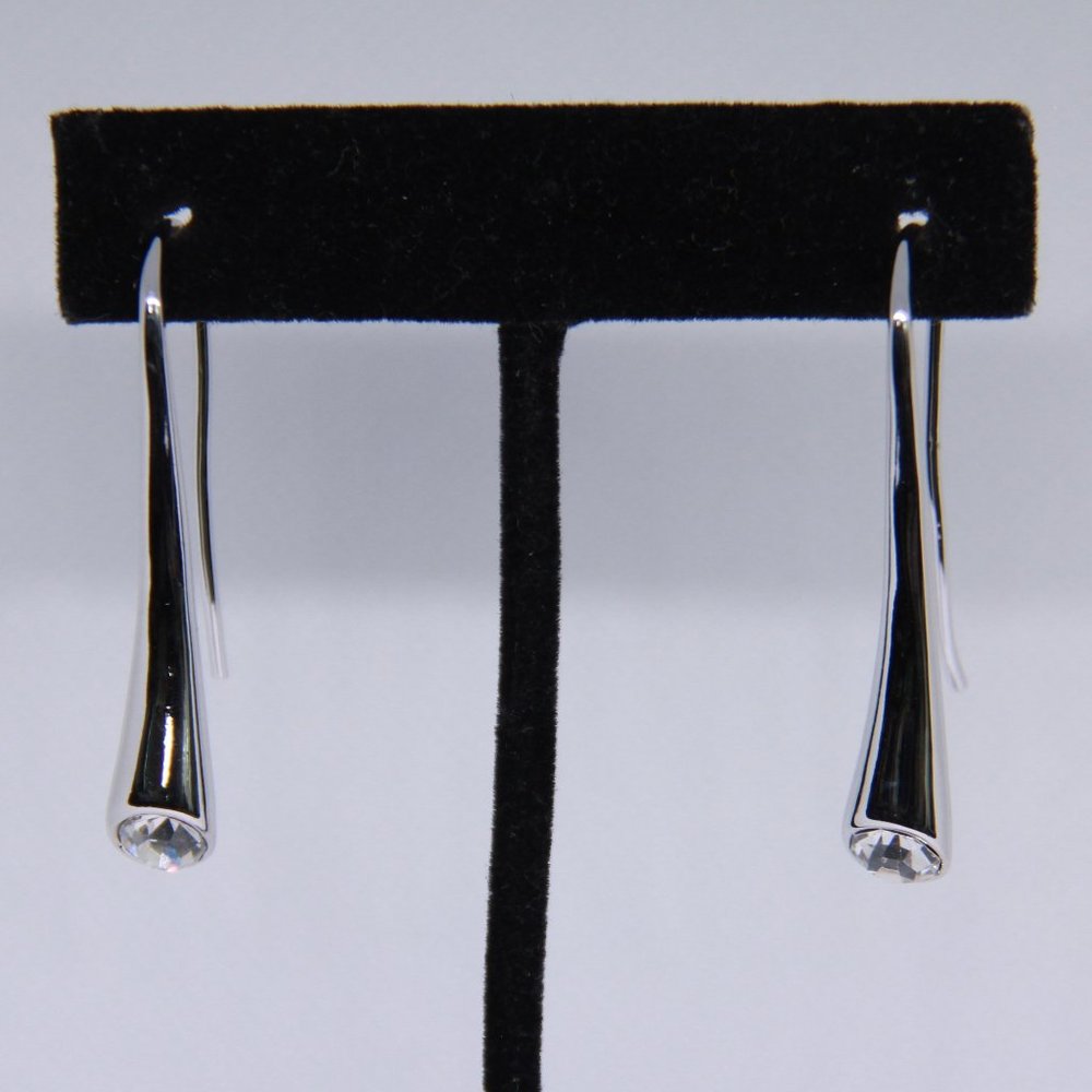 Sleek Modern Silver Drop Earrings with Stone 18KRGP